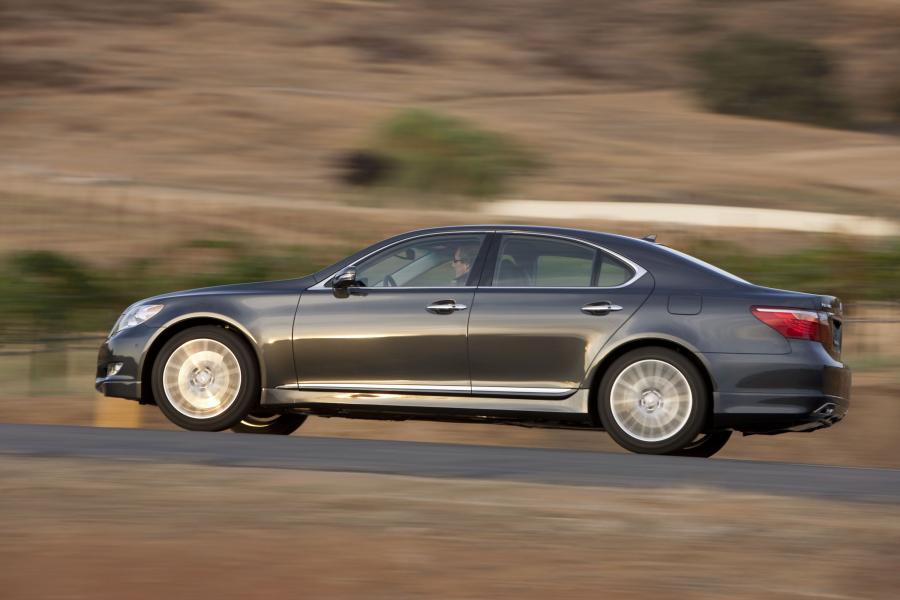  Lexus LS460 Sport 2010 года  (фото 13 из 18)